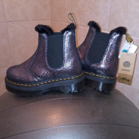NWT Dr. Martens warm wear boots - Picture 3 of 9